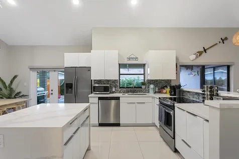 231 SE 8th Street Dania Beach FL 33004