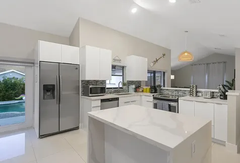 231 SE 8th Street Dania Beach FL 33004