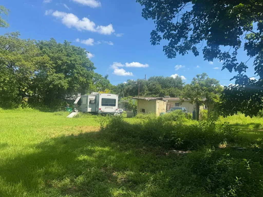 14242 SW 14th Street Davie FL 33325
