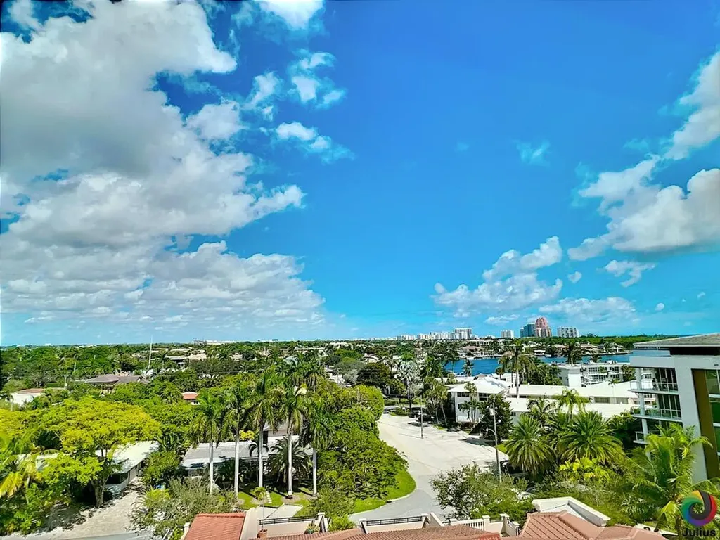 2555 NE 11th Street Fort Lauderdale FL 33304