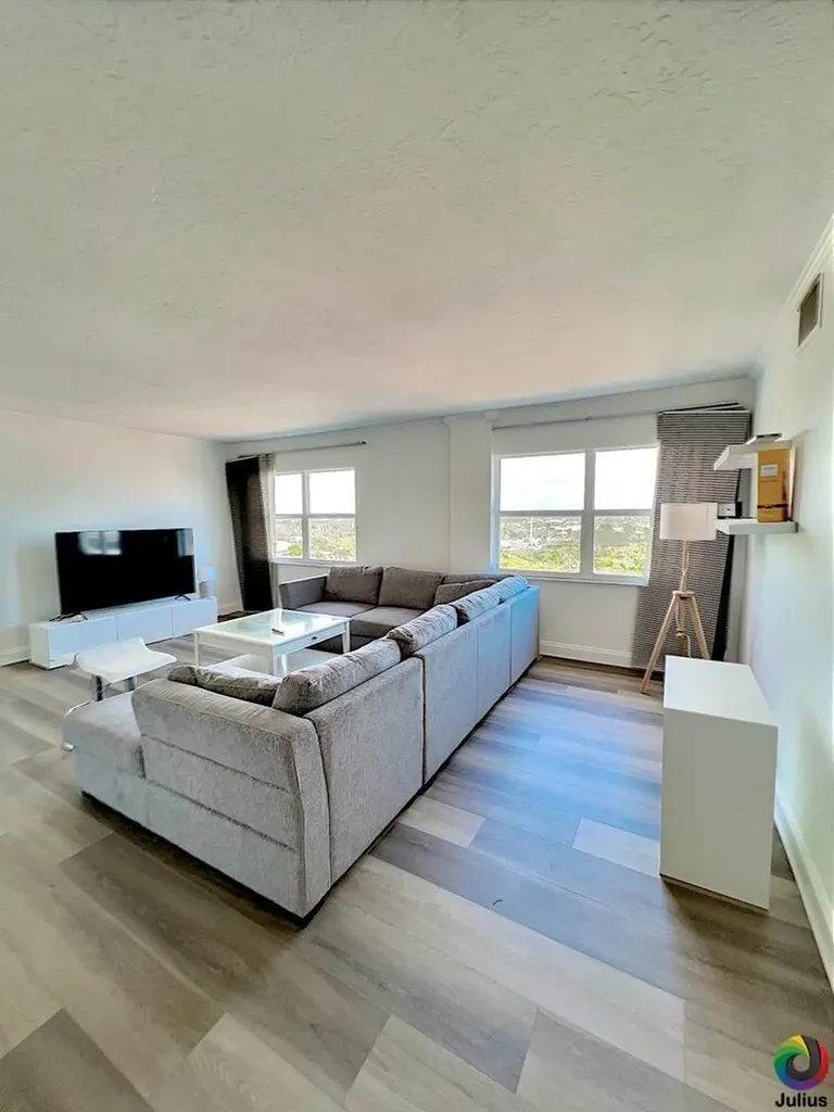 2555 NE 11th Street Fort Lauderdale FL 33304