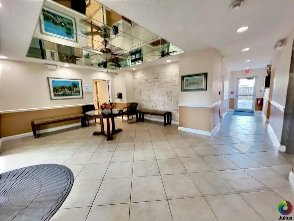 2555 NE 11th Street Fort Lauderdale FL 33304