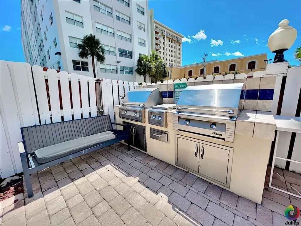 2555 NE 11th Street Fort Lauderdale FL 33304