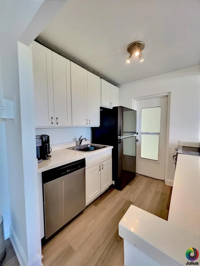 2555 NE 11th Street Fort Lauderdale FL 33304