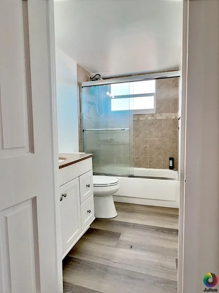 2555 NE 11th Street Fort Lauderdale FL 33304