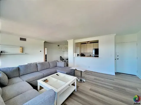 2555 NE 11th Street Fort Lauderdale FL 33304