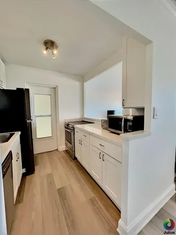 2555 NE 11th Street Fort Lauderdale FL 33304