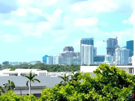 2555 NE 11th Street Fort Lauderdale FL 33304