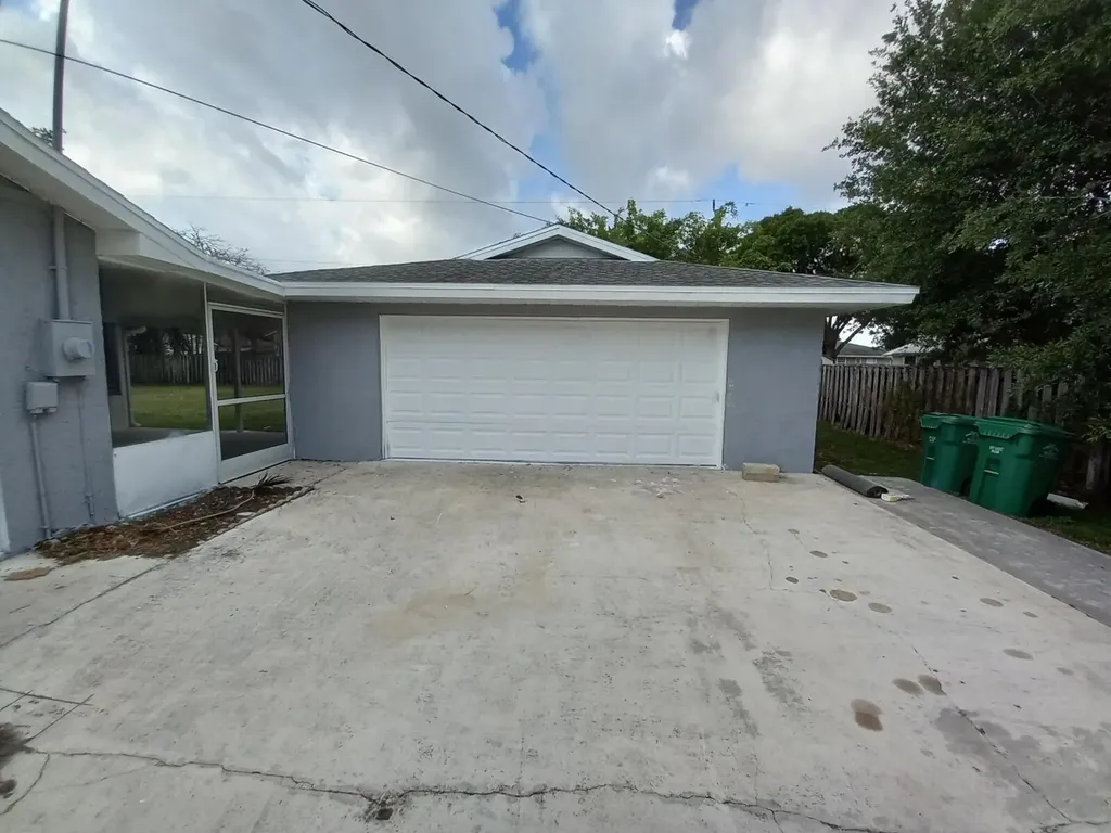 1862 SW Burlington Street SW Port St Lucie FL 34984