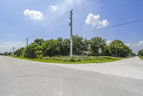 8315 102nd Avenue Vero Beach FL 32967