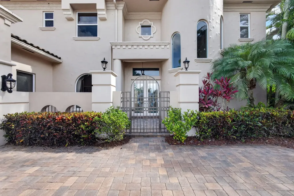5133 Isabella Drive Palm Beach Gardens FL 33418