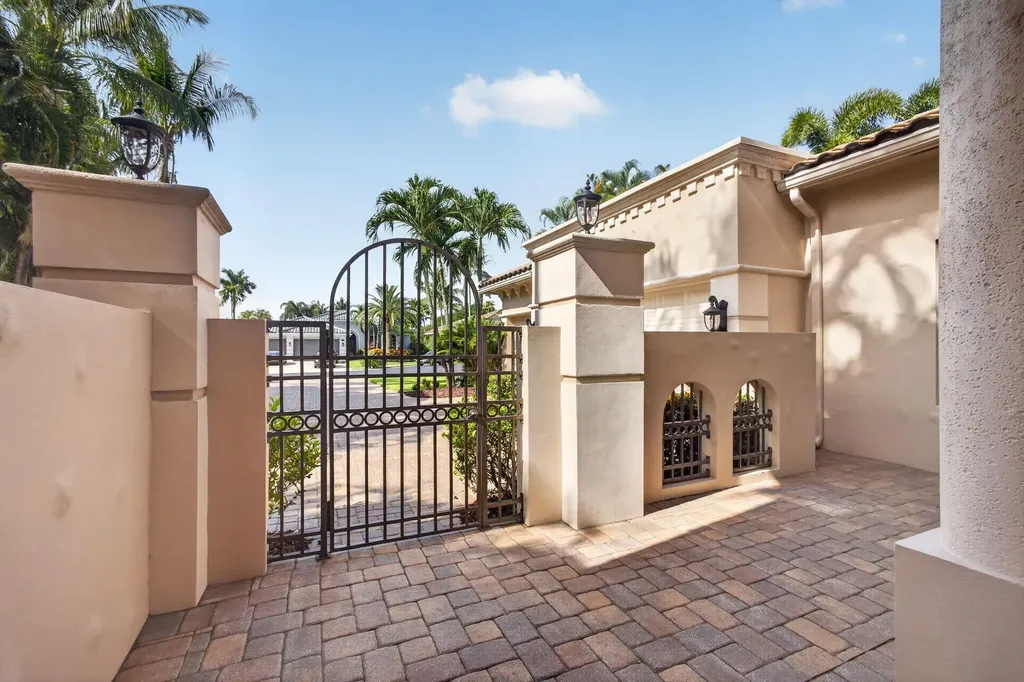5133 Isabella Drive Palm Beach Gardens FL 33418
