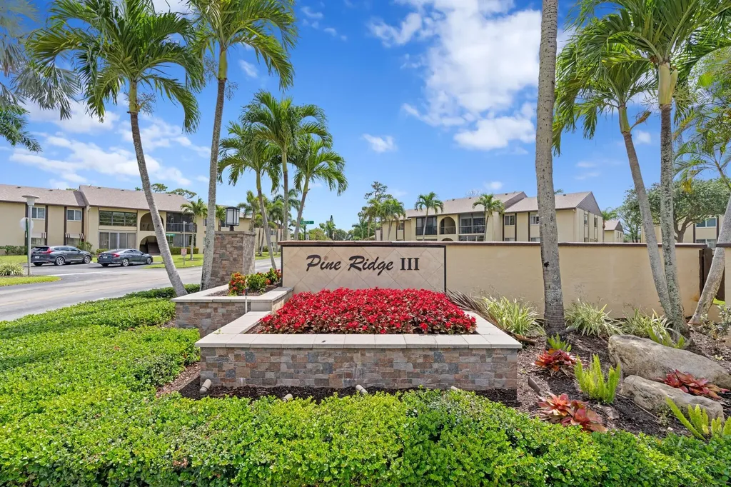 337 Pine Ridge Circle Greenacres FL 33463