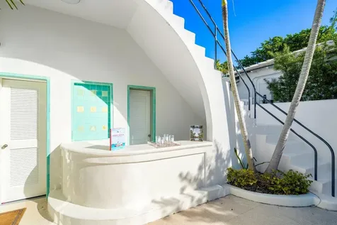 162 Peruvian Avenue Palm Beach FL 33480