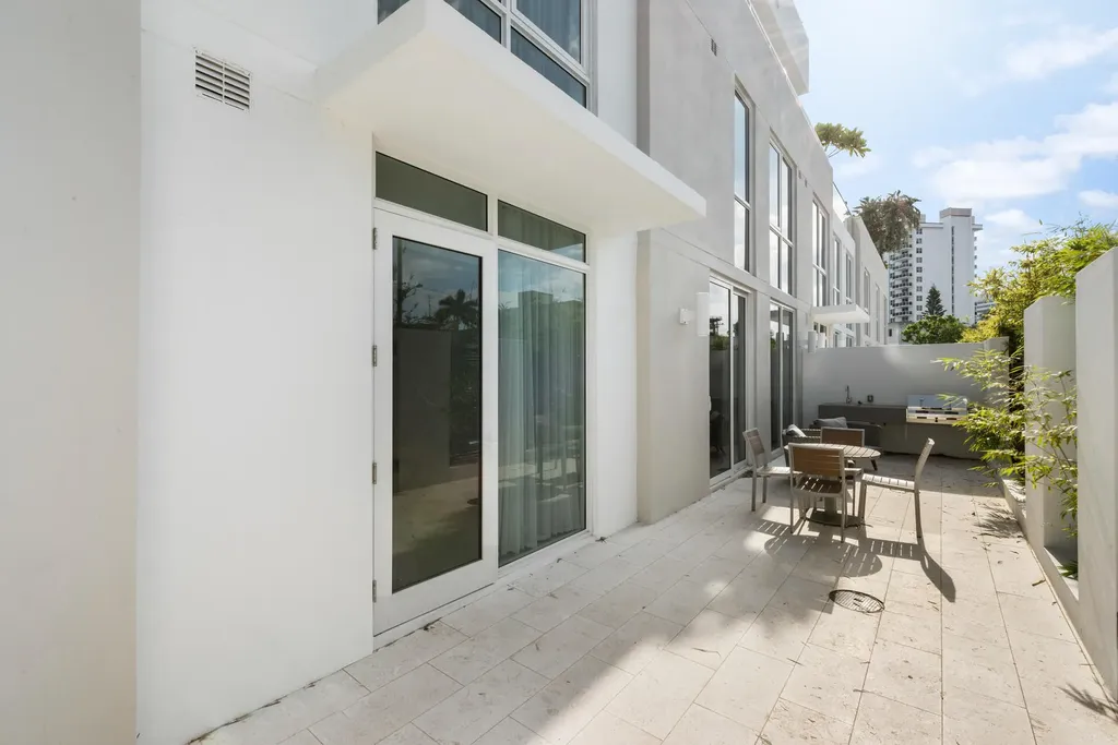 401 N Birch Road Fort Lauderdale FL 33304