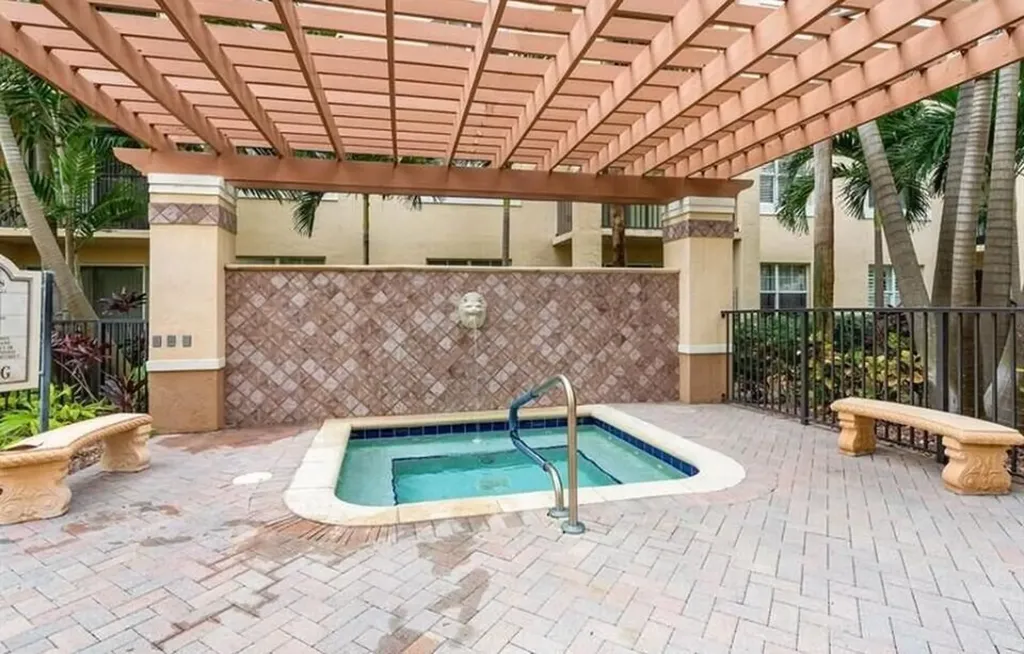 1805 N Flagler Drive West Palm Beach FL 33407