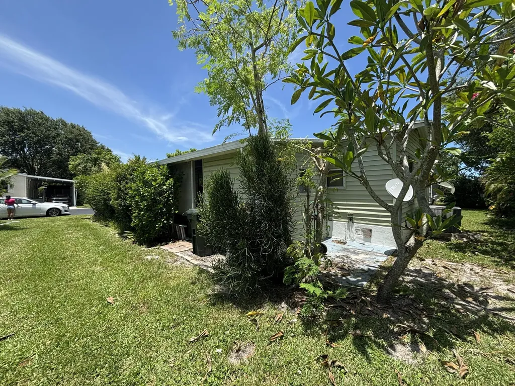 4520 NW 68th Place Coconut Creek FL 33073
