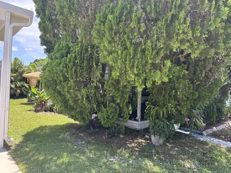 4520 NW 68th Place Coconut Creek FL 33073