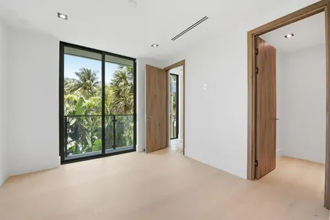 3209 NE 26th Street Fort Lauderdale FL 33305