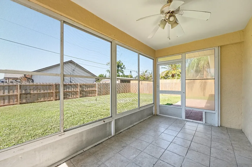 1202 SW Jacqueline Avenue Port St Lucie FL 34953
