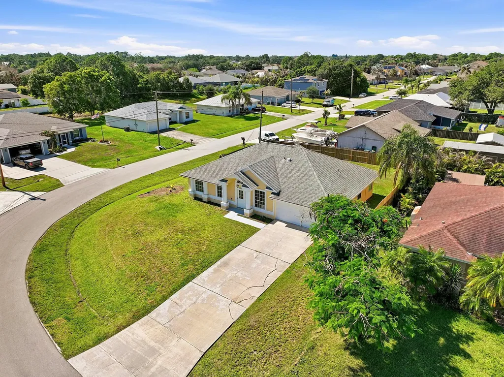 1202 SW Jacqueline Avenue Port St Lucie FL 34953