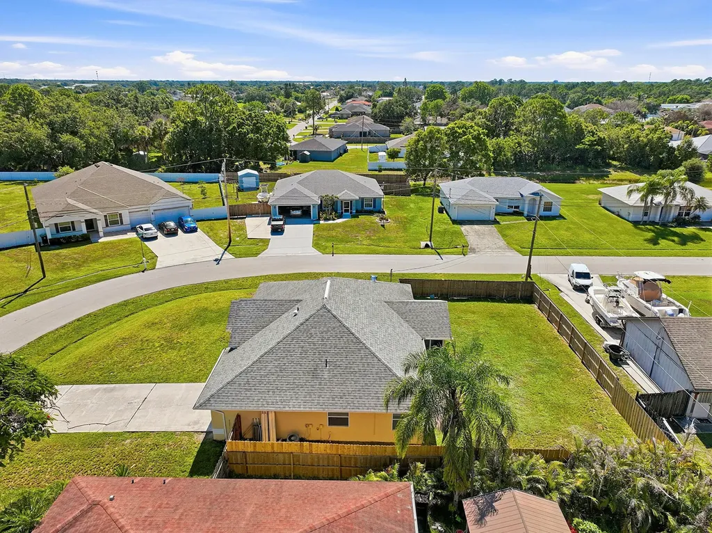 1202 SW Jacqueline Avenue Port St Lucie FL 34953