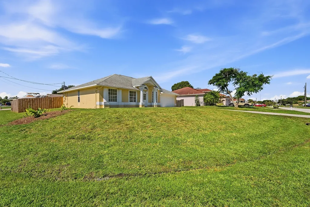 1202 SW Jacqueline Avenue Port St Lucie FL 34953