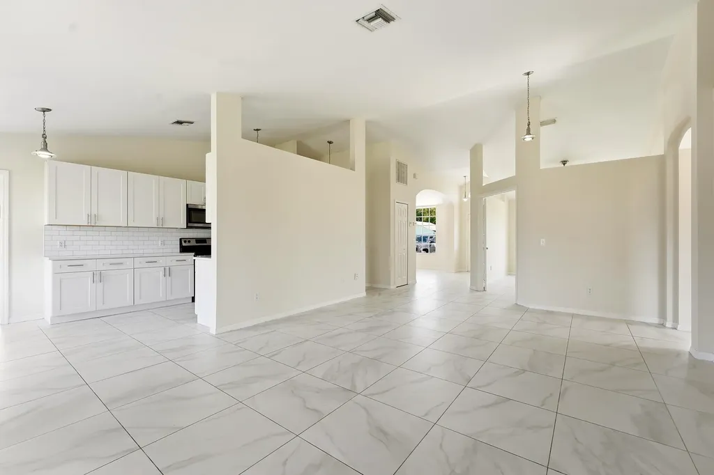 1202 SW Jacqueline Avenue Port St Lucie FL 34953