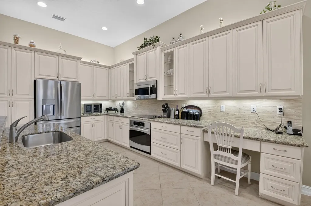 10830 Leaf Bridge Way Boynton Beach FL 33473