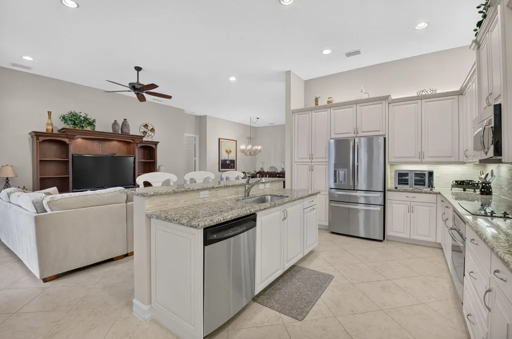 10830 Leaf Bridge Way Boynton Beach FL 33473