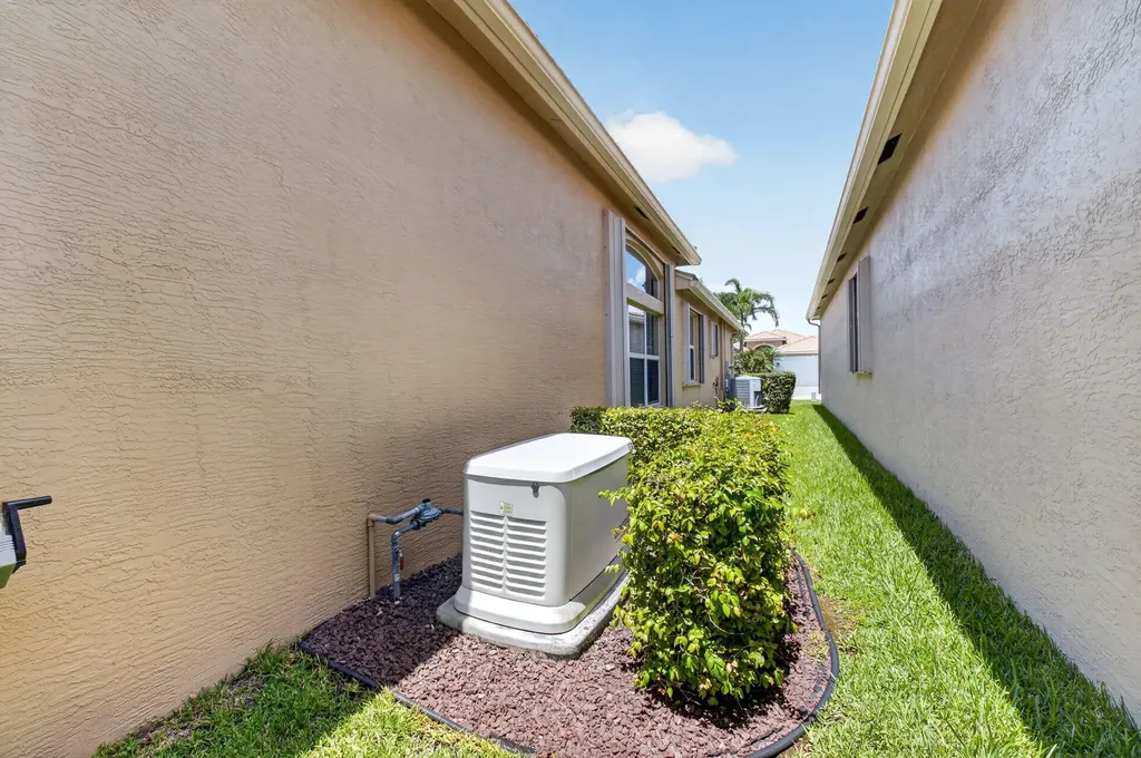 10830 Leaf Bridge Way Boynton Beach FL 33473