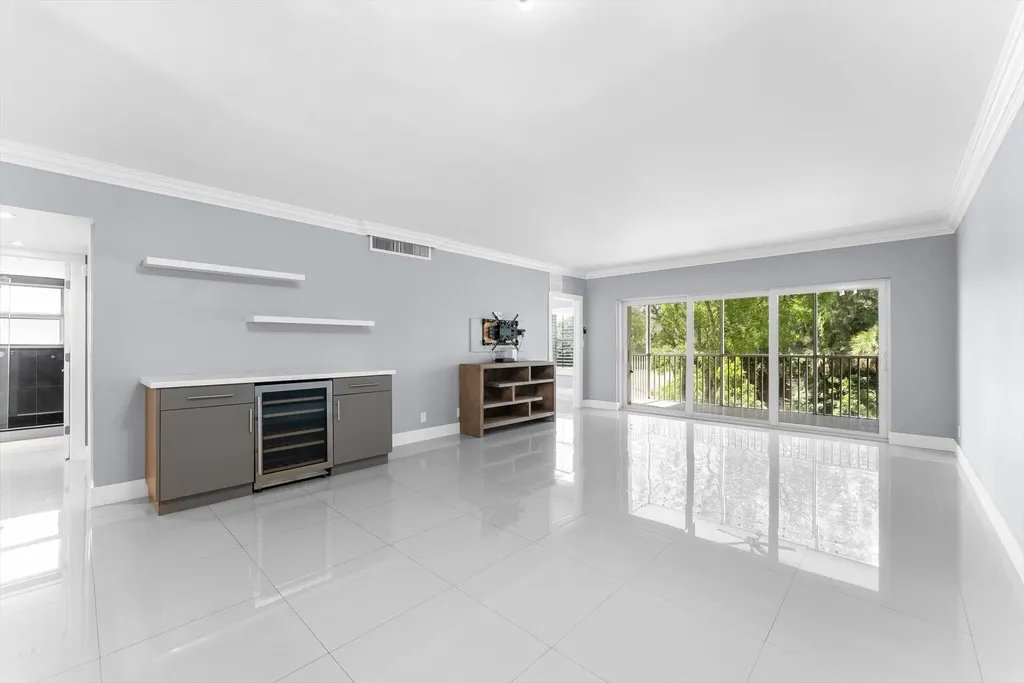 3200 N Palm Aire Drive Pompano Beach FL 33069