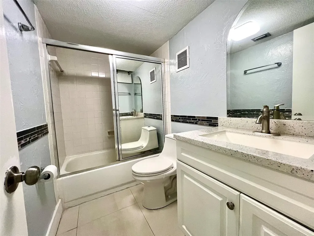 7450 NW 17th Street Plantation FL 33313