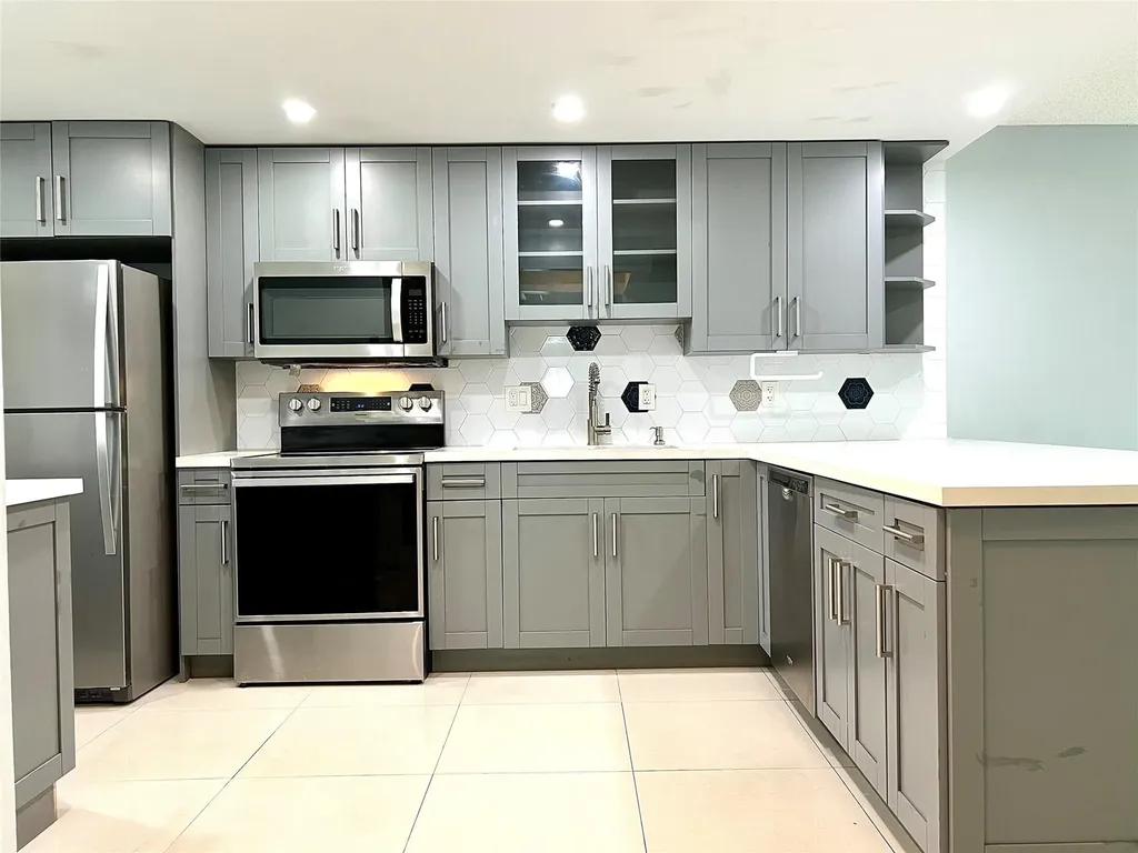 7450 NW 17th Street Plantation FL 33313