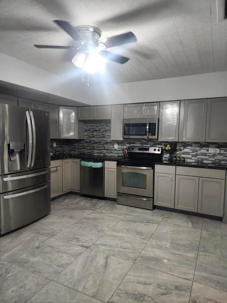 XX81 SW 16th Street Fort Lauderdale FL 33312