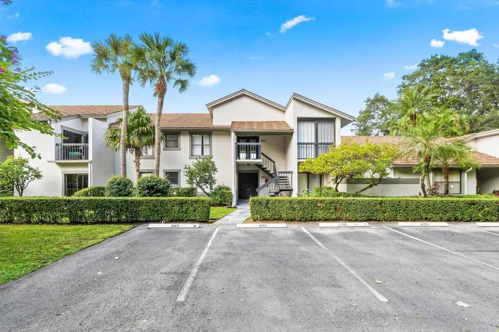 11223 Pond View Drive Wellington FL 33414