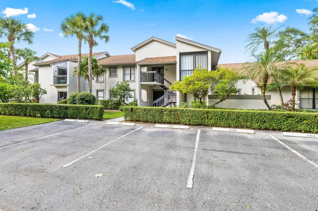 11223 Pond View Drive Wellington FL 33414
