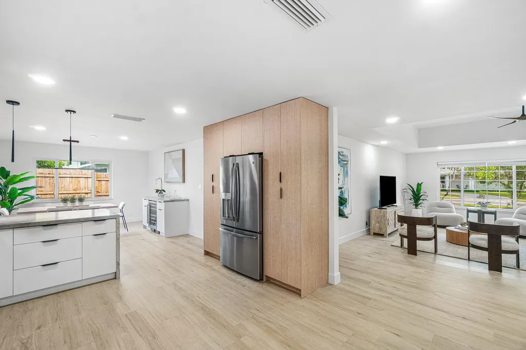 718 SW 27th Place Boynton Beach FL 33435