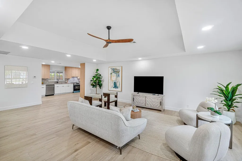 718 SW 27th Place Boynton Beach FL 33435