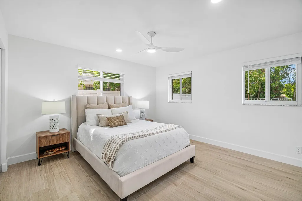 718 SW 27th Place Boynton Beach FL 33435