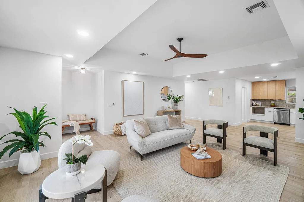 718 SW 27th Place Boynton Beach FL 33435