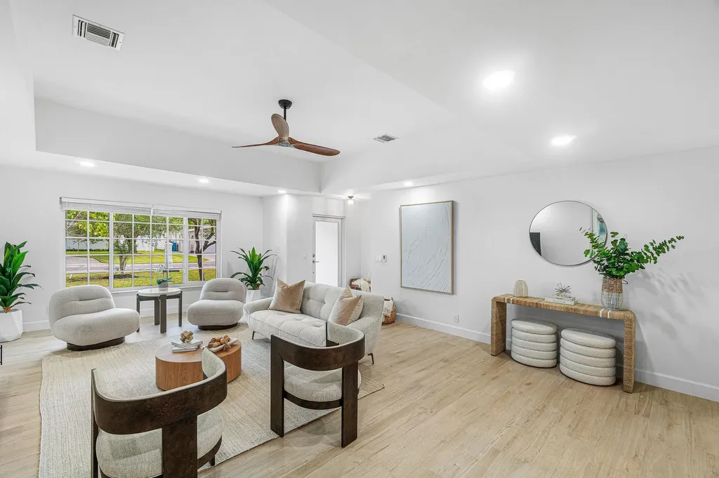 718 SW 27th Place Boynton Beach FL 33435