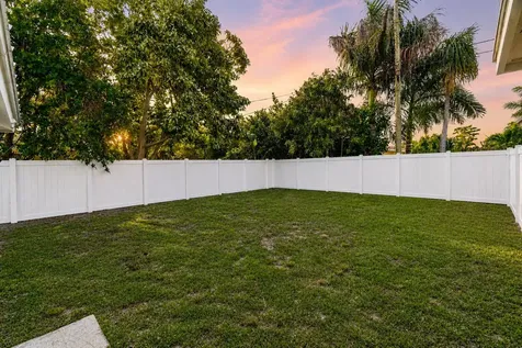 718 SW 27th Place Boynton Beach FL 33435