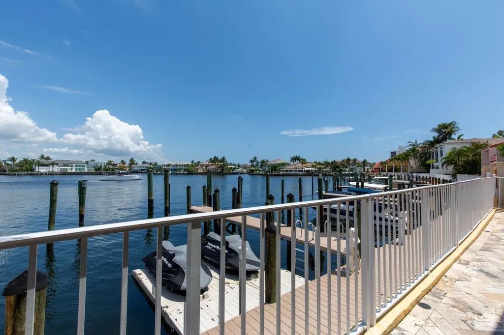 529 Pelican Way Delray Beach FL 33483