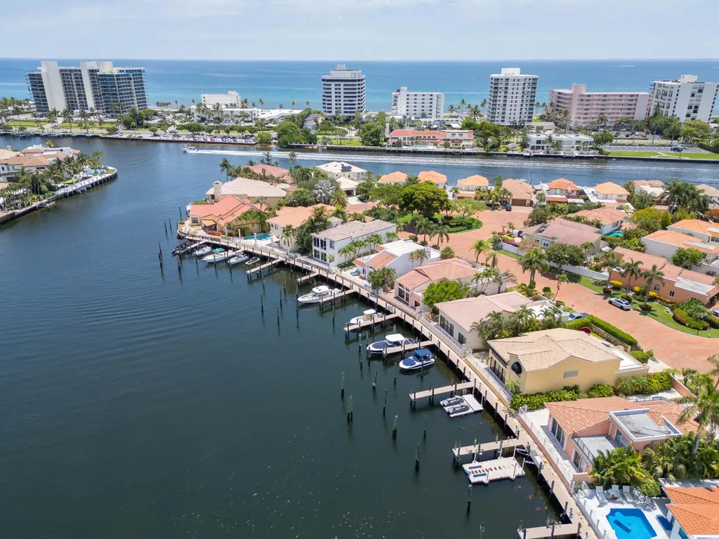 529 Pelican Way Delray Beach FL 33483