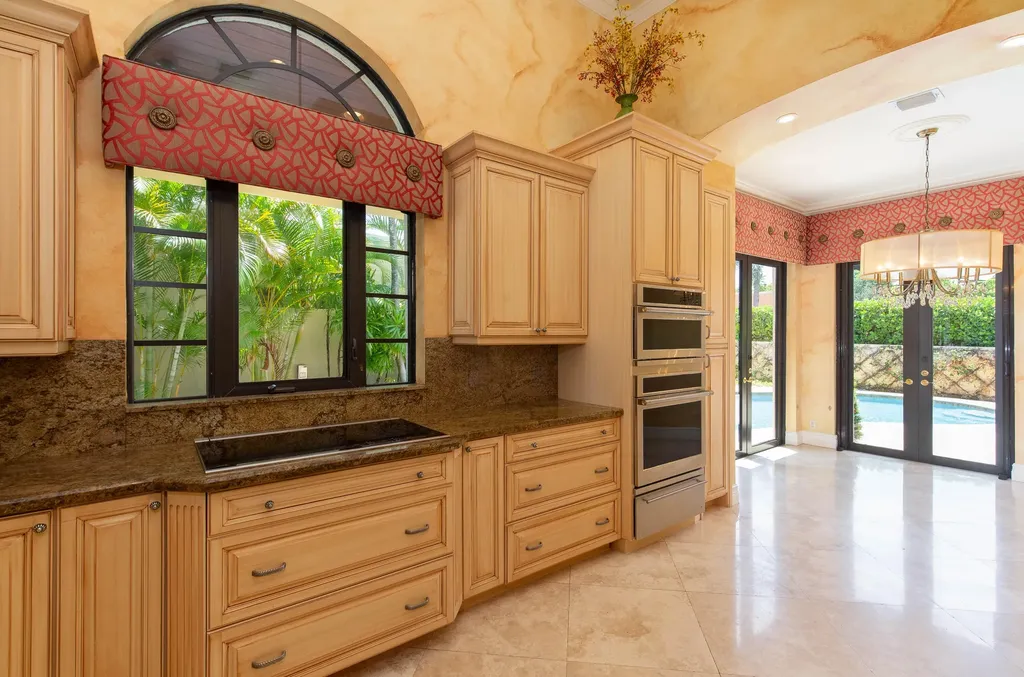529 Pelican Way Delray Beach FL 33483