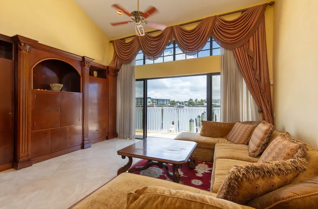 529 Pelican Way Delray Beach FL 33483