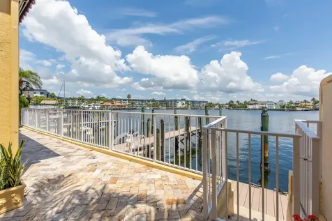 529 Pelican Way Delray Beach FL 33483
