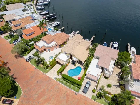 529 Pelican Way Delray Beach FL 33483