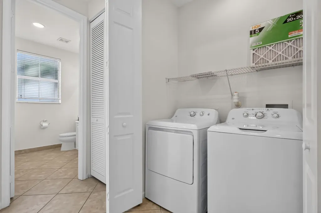1213 Via Fatini Boynton Beach FL 33426